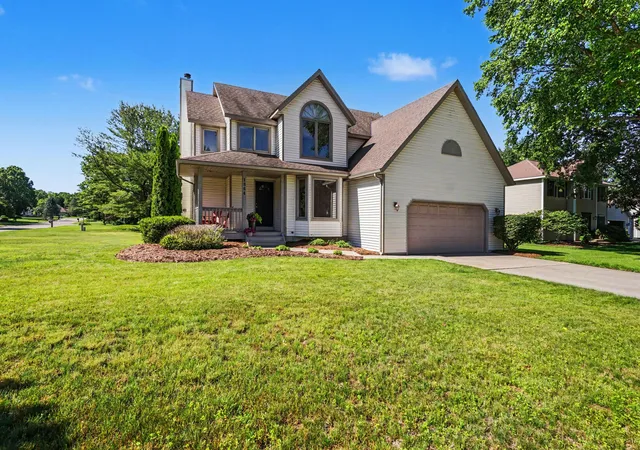 Photo 2 of Single family home for sale at 1864 Erin Isle Dr, Holland, MI 49424 | MLS# 71026049503 | Listing updated on 2026-10-07