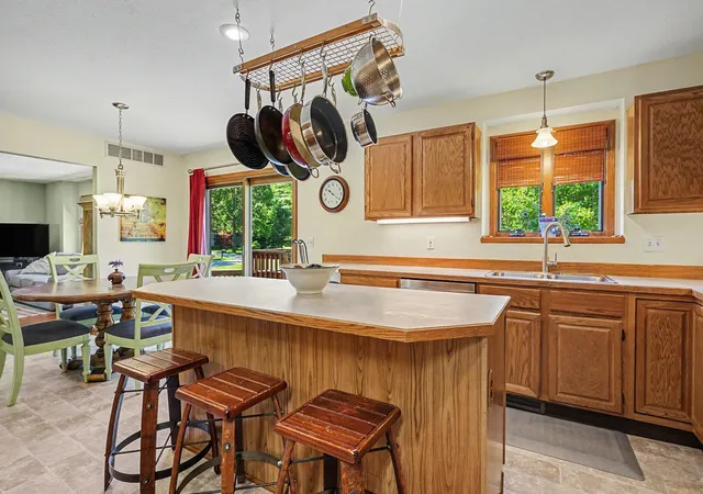 Photo 3 of Single family home for sale at 1864 Erin Isle Dr, Holland, MI 49424 | MLS# 71026049503 | Listing updated on 2026-10-07