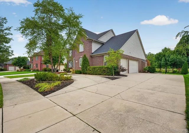 Photo 3 of Single family home for sale at 432 E Canford Park, Canton, MI 48187 | MLS# 20261075150 | Listing updated on 2026-10-11