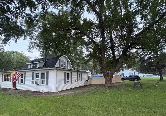Photo 1 of Single family home for sale at 1430 3rd Avenue, Howell, MI 48843 | MLS# 77080073632 | Listing updated on 2026-10-13