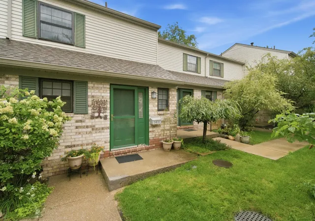 Photo 1 of Condo for sale at 3831 Greenleaf Cir, Kalamazoo, MI 49008 | MLS# 66026049555 | Listing updated on 2026-10-07