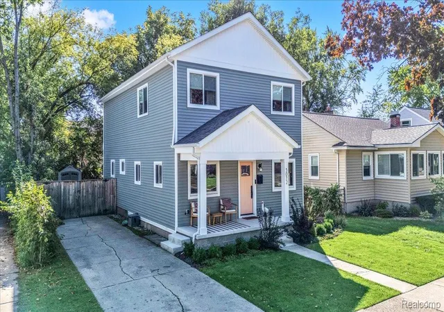 Photo 1 of Single family home for sale at 3072 Robina Ave, Berkley, MI 48072 | MLS# 20261075201 | Listing updated on 2026-10-16