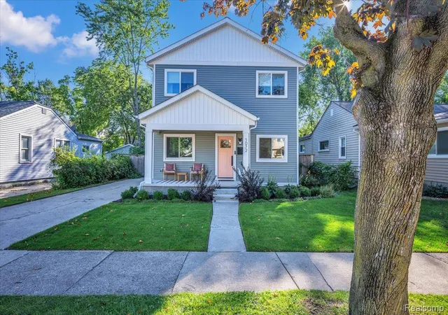 Photo 2 of Single family home for sale at 3072 Robina Ave, Berkley, MI 48072 | MLS# 20261075201 | Listing updated on 2026-10-16