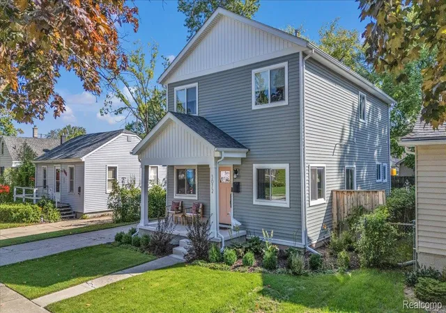 Photo 3 of Single family home for sale at 3072 Robina Ave, Berkley, MI 48072 | MLS# 20261075201 | Listing updated on 2026-10-16