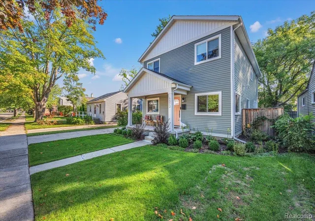 Photo 38 of Single family home for sale at 3072 Robina Ave, Berkley, MI 48072 | MLS# 20261075201 | Listing updated on 2026-10-16