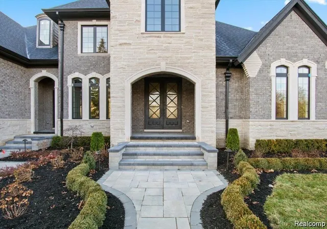 Photo 2 of Single family home for sale at 37651 Hidden Valley Ct, Clinton Township, MI 48036 | MLS# 20261075239 | Listing updated on 2026-10-11