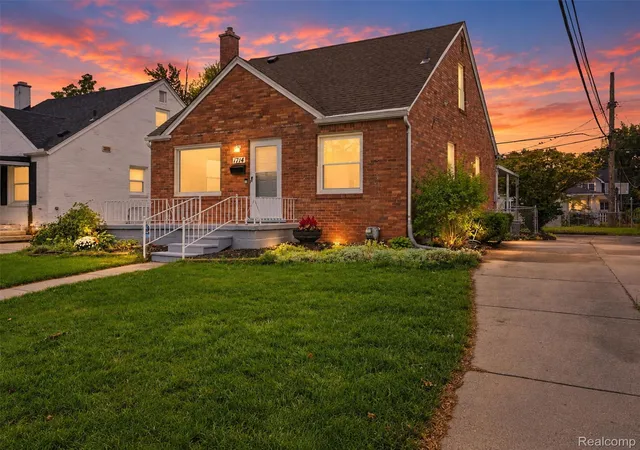 Photo 2 of Single family home for sale at 1714 Harwood Ave, Royal Oak, MI 48067 | MLS# 20261075282 | Listing updated on 2026-10-10