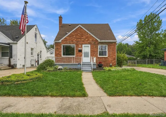 Photo 3 of Single family home for sale at 1714 Harwood Ave, Royal Oak, MI 48067 | MLS# 20261075282 | Listing updated on 2026-10-10