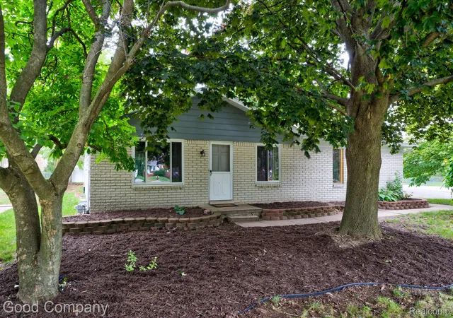 Photo 1 of Single family home for sale at 47051 Burton Dr, Shelby Township, MI 48317 | MLS# 20261075290 | Listing updated on 2026-10-15