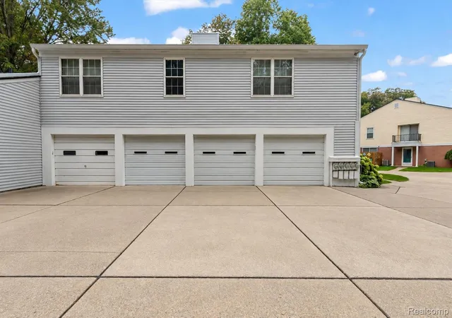 Photo 2 of Condo for sale at 24775 Meadow Crk Dr, Harrison Township, MI 48045 | MLS# 20261075292 | Listing updated on 2026-10-05
