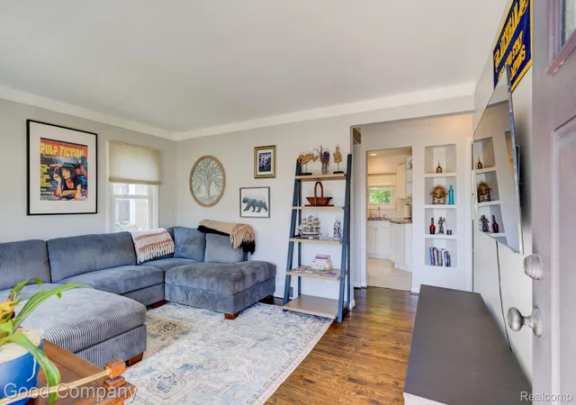Photo 2 of Single family home for sale at 421 Channing St, Ferndale, MI 48220 | MLS# 20261075311 | Listing updated on 2026-10-22