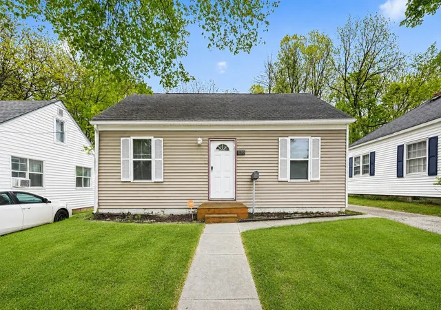 Photo 1 of Sale Pending at 1016 Palmer Ave, Kalamazoo, MI 49001 | MLS# 66026049624 | Listing updated on 2026-10-08