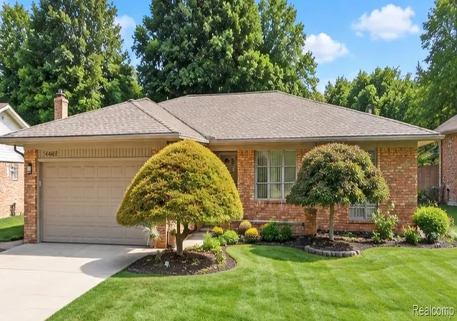 Photo 1 of Single family home for sale at 14482 Parklane St, Livonia, MI 48154 | MLS# 20261075314 | Listing updated on 2026-10-09