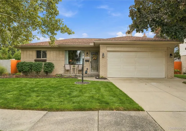 Photo 2 of Single family home for sale at 13844 Arnold Dr, Warren, MI 48088 | MLS# 20261075321 | Listing updated on 2026-10-17