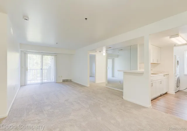 Photo 3 of Condo for sale at 877 Brandon Ave, Pontiac, MI 48340 | MLS# 20261075333 | Listing updated on 2026-10-19