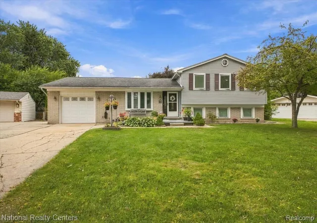 Photo 1 of Single family home for sale at 42146 Trinity Ct, Sterling Heights, MI 48313 | MLS# 20261075345 | Listing updated on 2026-10-10