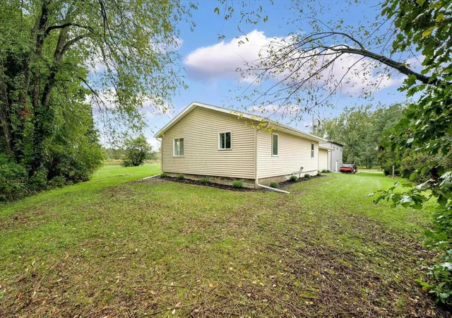 Photo 3 of Single family home for sale at 4413 David Dr, Hastings, MI 49058 | MLS# 58050222162 | Listing updated on 2026-10-13