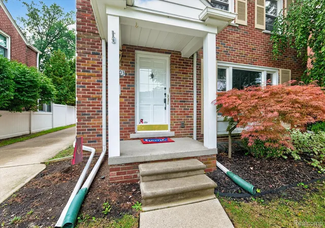 Photo 2 of Single family home for sale at 1803 Littlestone Rd, Grosse Pointe Woods, MI 48236 | MLS# 20261075389 | Listing updated on 2026-10-15