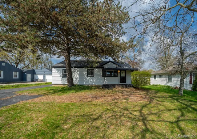 Photo 1 of Sale Pending at 5357 Sashabaw Rd, Clarkston, MI 48346 | MLS# 20261075394 | Listing updated on 2026-10-18