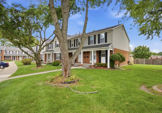 Photo 3 of Condo for sale at 36320 Park Pl Dr, Sterling Heights, MI 48310 | MLS# 58050222172 | Listing updated on 2026-10-18
