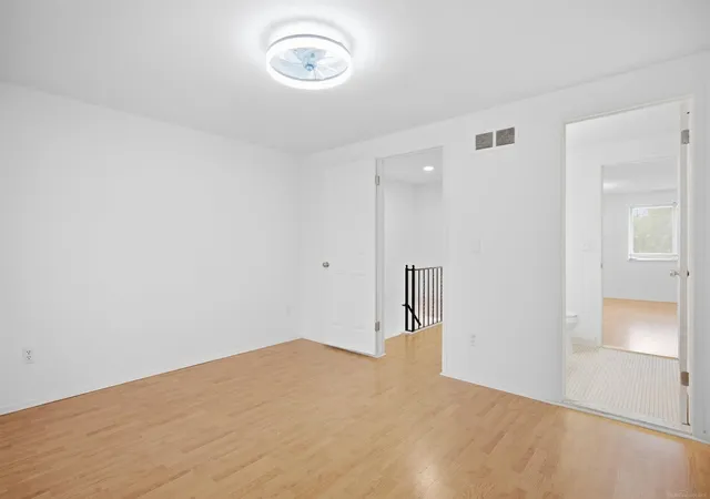 Listing Photo 5 - Condo for sale in building located at 36320 Park Pl Dr, Sterling Heights, MI 48310