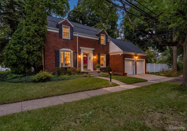 Photo 1 of Sale Pending at 27250 Santa Barbara Dr, Lathrup Village, MI 48076 | MLS# 20261075404 | Listing updated on 2026-10-04