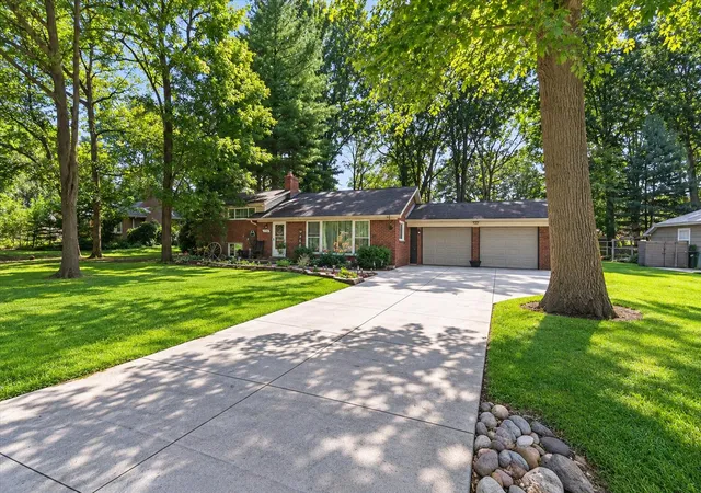 Photo 2 of Single family home for sale at 21940 Wendell St, Clinton Township, MI 48036 | MLS# 81026049709 | Listing updated on 2026-10-10