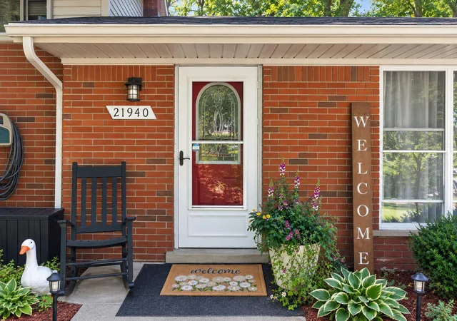 Photo 3 of Single family home for sale at 21940 Wendell St, Clinton Township, MI 48036 | MLS# 81026049709 | Listing updated on 2026-10-10