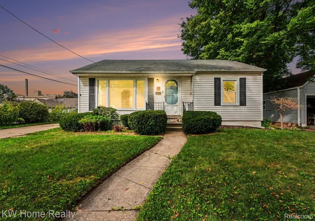 Photo 1 of Sale Pending at 19 Byron Ct, Mount Clemens, MI 48043 | MLS# 20261075428 | Listing updated on 2026-10-19