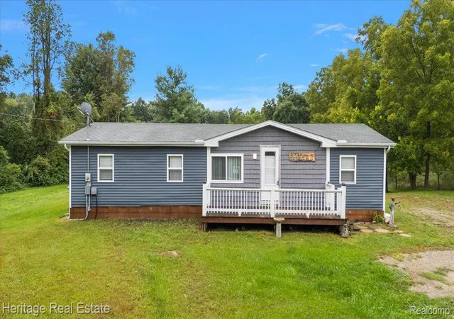 Photo 2 of Single family home for sale at 3337 Le Valley Rd, Columbiaville, MI 48421 | MLS# 20261075440 | Listing updated on 2026-10-06