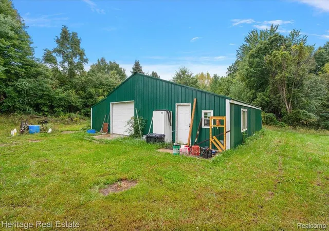 Photo 3 of Single family home for sale at 3337 Le Valley Rd, Columbiaville, MI 48421 | MLS# 20261075440 | Listing updated on 2026-10-06