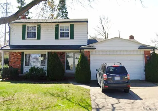 Photo 1 of Single family home for sale at 3848 Pall Dr, Warren, MI 48092 | MLS# 20261075451 | Listing updated on 2026-10-16