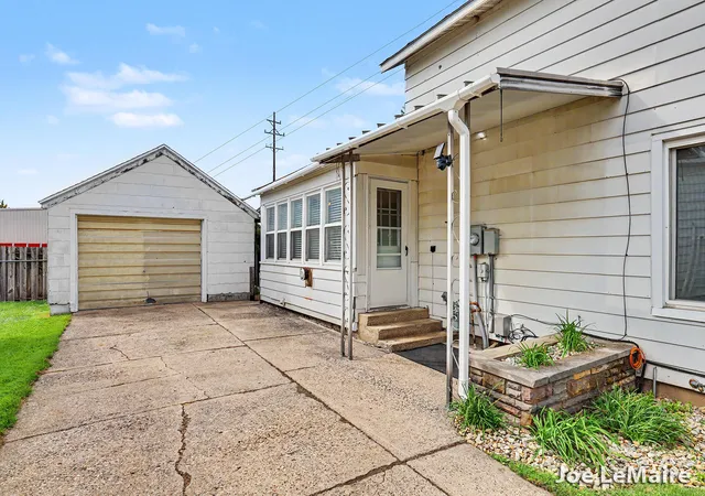 Photo 3 of Single family home for sale at 30 N Centennial St, Zeeland, MI 49464 | MLS# 65026049765 | Listing updated on 2026-10-09