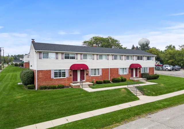 Photo 1 of Multi family home for sale at 425 Donavan St, South Lyon, MI 48178 | MLS# 20261075491 | Listing updated on 2026-10-14