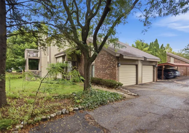 Photo 1 of Condo for sale at 7351 Brynmawr Dr, West Bloomfield, MI 48322 | MLS# 20261075508 | Listing updated on 2026-10-10