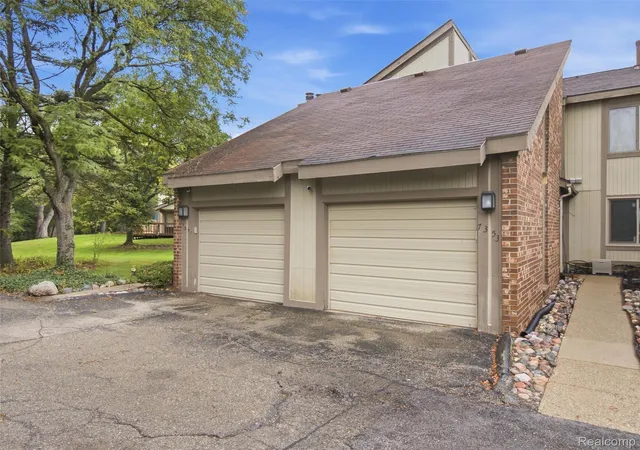 Photo 2 of Condo for sale at 7351 Brynmawr Dr, West Bloomfield, MI 48322 | MLS# 20261075508 | Listing updated on 2026-10-10