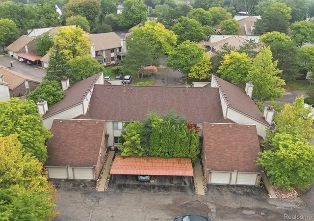 Photo 3 of Condo for sale at 7351 Brynmawr Dr, West Bloomfield, MI 48322 | MLS# 20261075508 | Listing updated on 2026-10-10