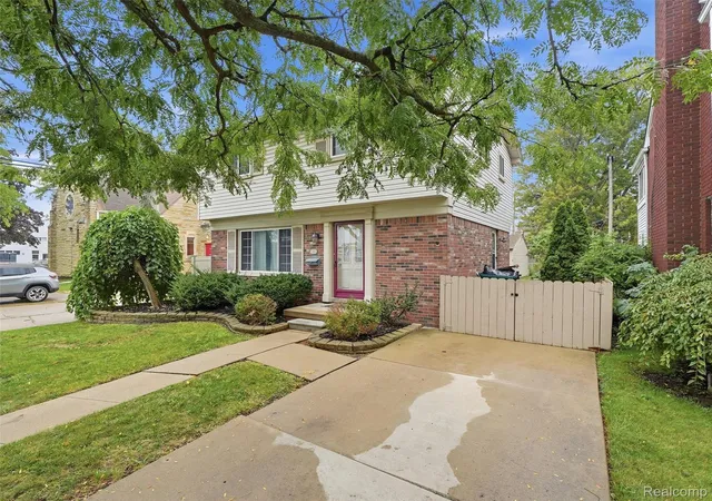 Photo 3 of Single family home for sale at 1890 21st Street, Wyandotte, MI 48192 | MLS# 20261075525 | Listing updated on 2026-10-17