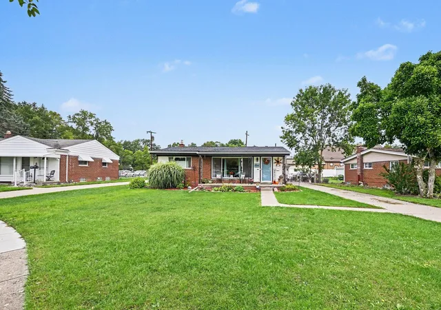 Photo 2 of Single family home for sale at 17663 Dolores St, Livonia, MI 48152 | MLS# 81026049784 | Listing updated on 2026-10-04
