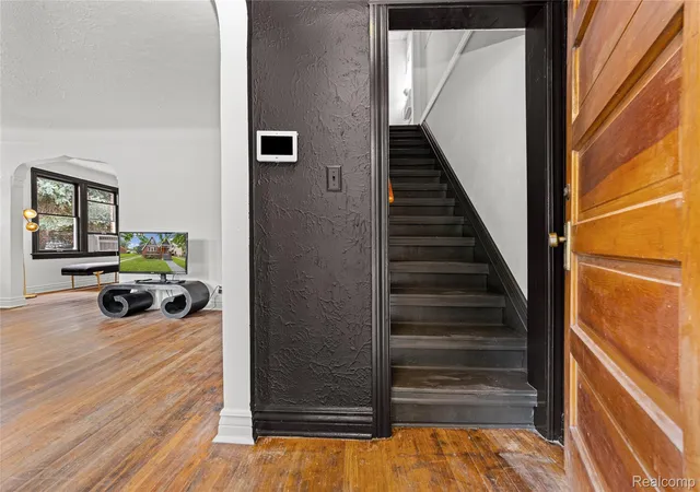 Photo 3 of Single family home for sale at 11351 Mettetal St, Detroit, MI 48227 | MLS# 20261075545 | Listing updated on 2026-10-12