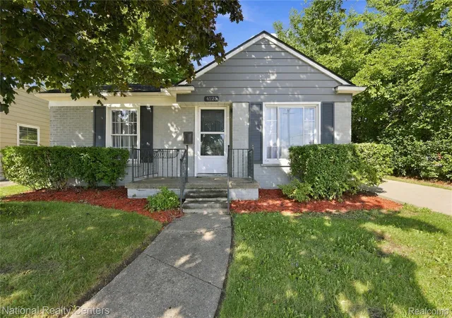 Photo 1 of Single family home for sale at 4125 Coolidge Hwy, Royal Oak, MI 48073 | MLS# 20261075560 | Listing updated on 2026-10-11