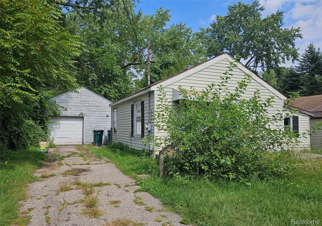 Photo 2 of Single family home for sale at 1334 Marquette St, Lansing, MI 48906 | MLS# 20261075566 | Listing updated on 2026-10-09