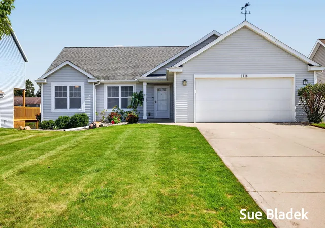Photo 1 of Single family home for sale at 3716 Hickoryrow Ct, Holland, MI 49424 | MLS# 71026049827 | Listing updated on 2026-10-09