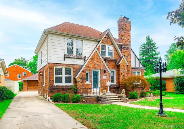 Photo 2 of Single family home for sale at 2032 S Trenton Dr, Trenton, MI 48183 | MLS# 20261075581 | Listing updated on 2026-10-17