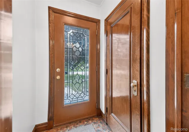 Photo 3 of Single family home for sale at 2032 S Trenton Dr, Trenton, MI 48183 | MLS# 20261075581 | Listing updated on 2026-10-17