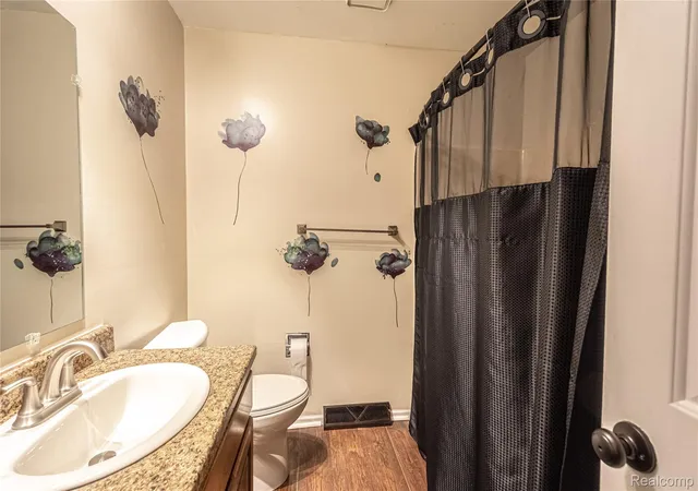 Photo 15 of Condo for sale at 3746 Ramblewood Dr, Port Huron, MI 48060 | MLS# 20261075588 | Listing updated on 2026-10-21