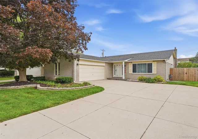 Photo 1 of Single family home for sale at 27046 Fairfax St, Southfield, MI 48076 | MLS# 20261075592 | Listing updated on 2026-10-10
