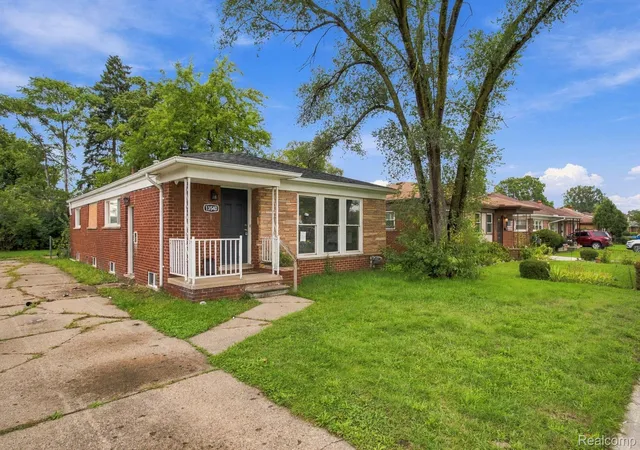 Photo 3 of Single family home for sale at 13540 Dartmouth St, Oak Park, MI 48237 | MLS# 20261075595 | Listing updated on 2026-10-05