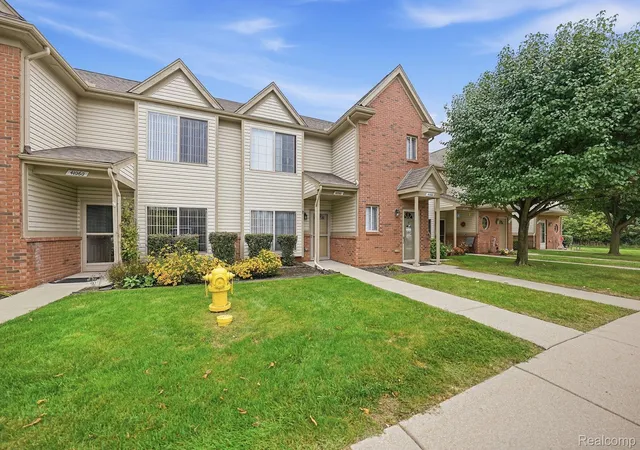 Photo 2 of Condo for sale at 41061 Rose Ln, Clinton Township, MI 48036 | MLS# 20261075597 | Listing updated on 2026-10-10