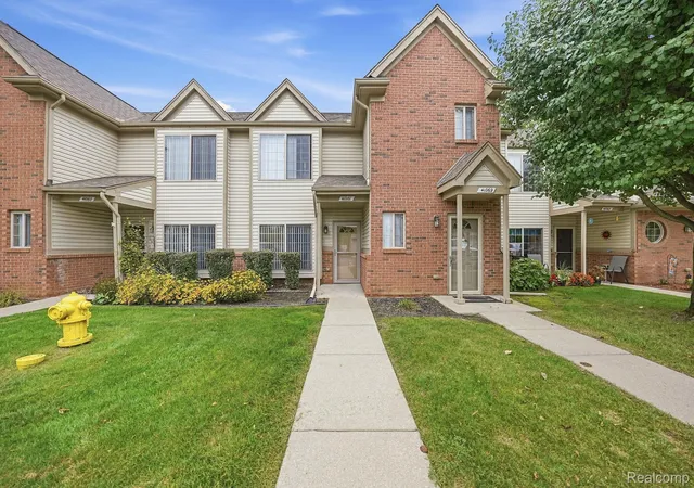 Photo 3 of Condo for sale at 41061 Rose Ln, Clinton Township, MI 48036 | MLS# 20261075597 | Listing updated on 2026-10-10